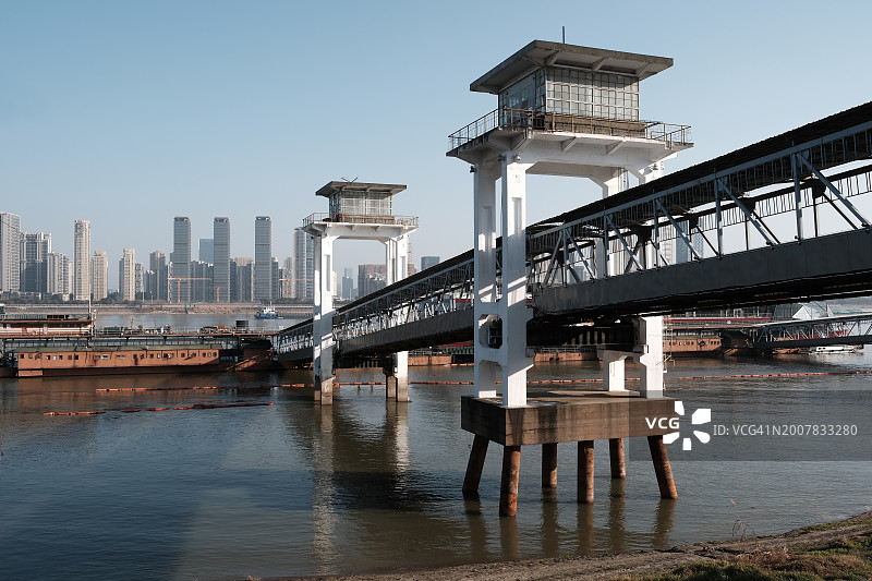 空旷的着陆码头图片素材