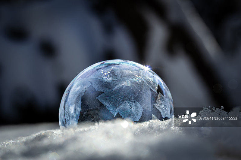 冰冻水晶球特写图片素材