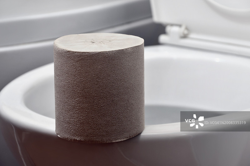 桌子上的马桶特写图片素材