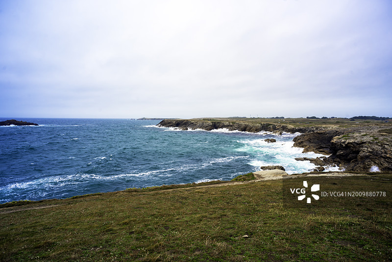 基伯龙半岛La Cote Sauvage的岩石海岸徒步道图片素材