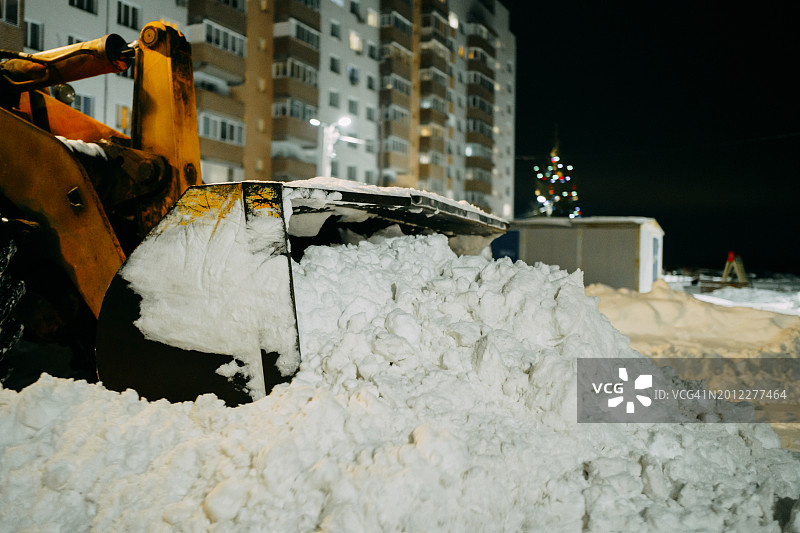 铲雪车移除积雪图片素材
