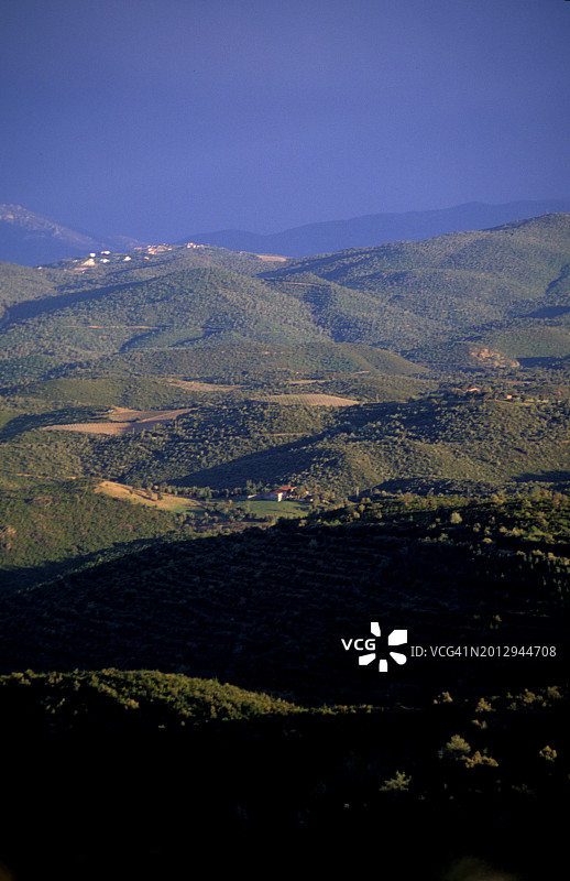 东方比利牛斯山脉景观图片素材