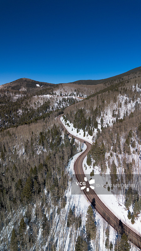 美国新墨西哥州圣菲雪山晴空美景图片素材