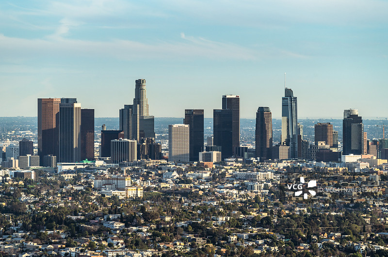 阳光下的洛杉矶市中心天际线景观图片素材