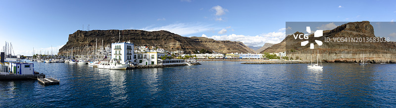大加那利岛上美丽的莫干镇和码头图片素材
