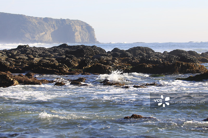 加利福尼亚海岸太平洋上的海浪图片素材