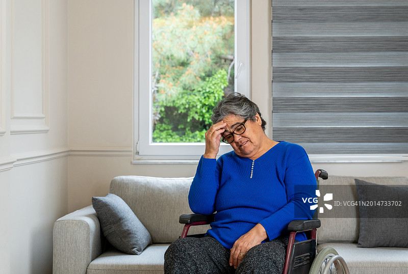 红色指针新年贺卡模板图片素材