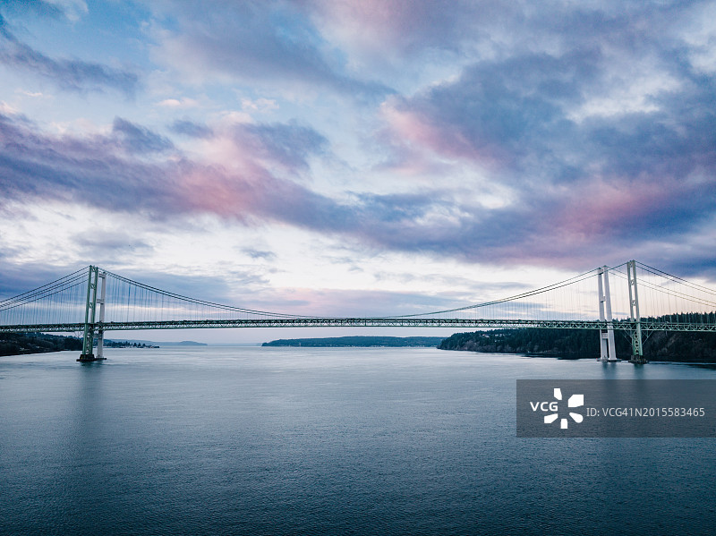 塔科马海峡大桥全景远眺图片素材