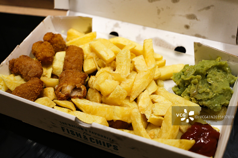 炸虾和薯条图片素材