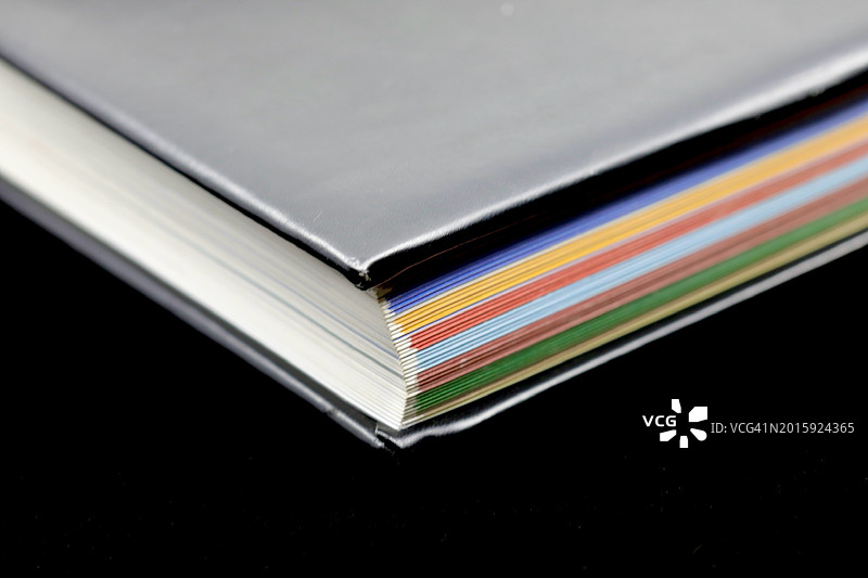 装有文件的活页夹图片素材