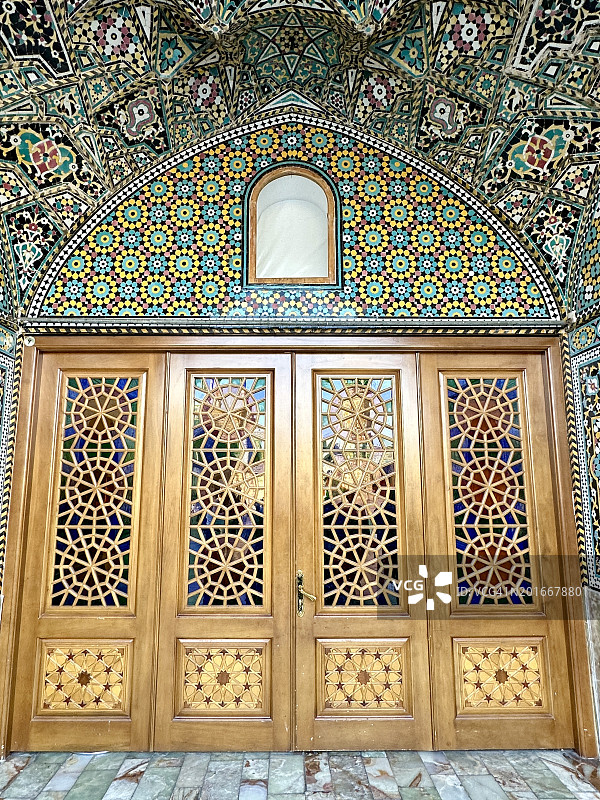 伊朗库姆法蒂玛·马苏梅圣殿的美丽瓷砖图片素材