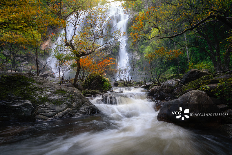 泰国孔敬兰国家公园的瀑布图片素材