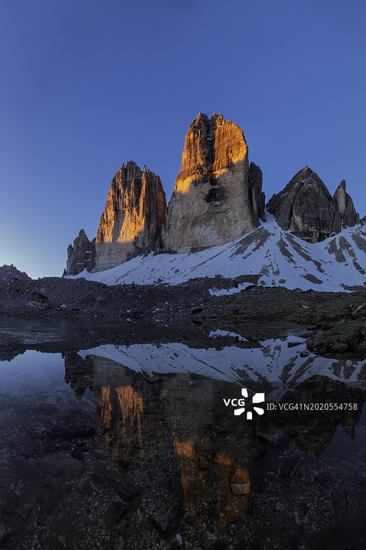 拉瓦雷多三峰日出景色，多洛米蒂山，意大利，欧洲图片素材