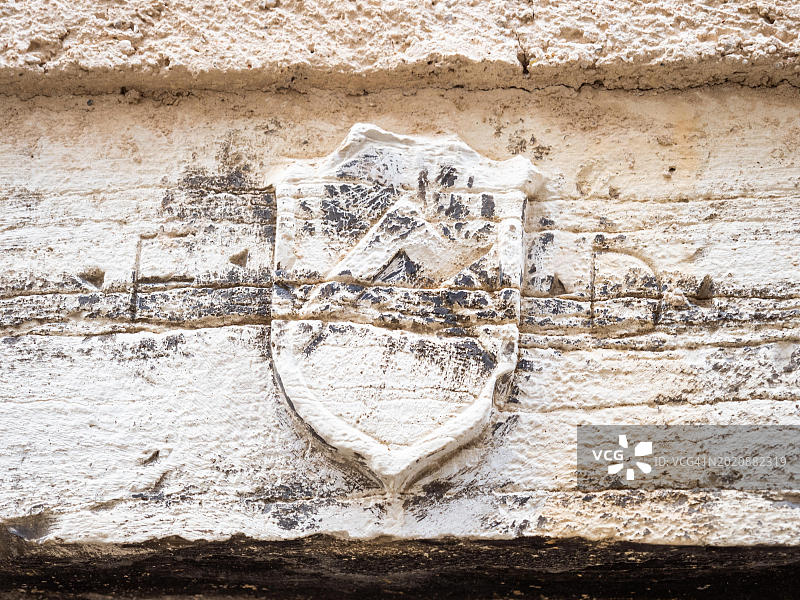 克雷斯岛中世纪行会纹章石雕，克罗地亚图片素材