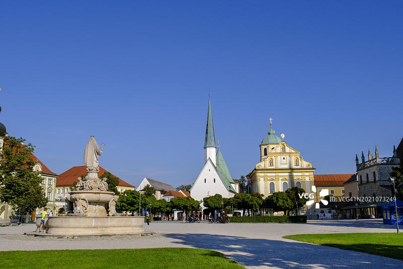 德国阿尔特廷：仁慈小教堂广场朝圣图片素材