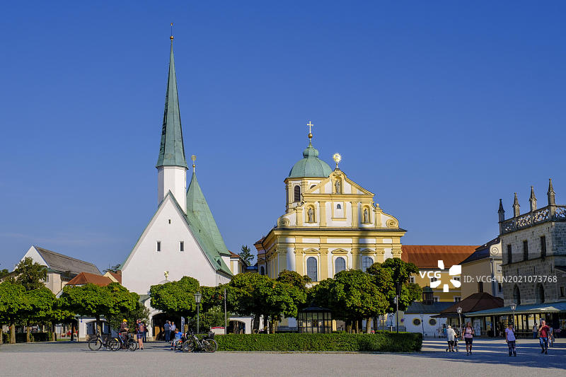德国阿尔特廷：仁慈小教堂广场朝圣图片素材