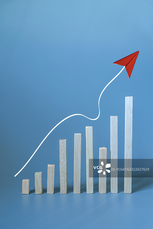 商业金融增长图概念静物，方向向上图片素材