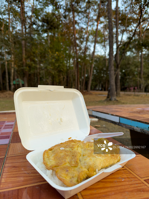 鸡蛋煎饼盖饭图片素材