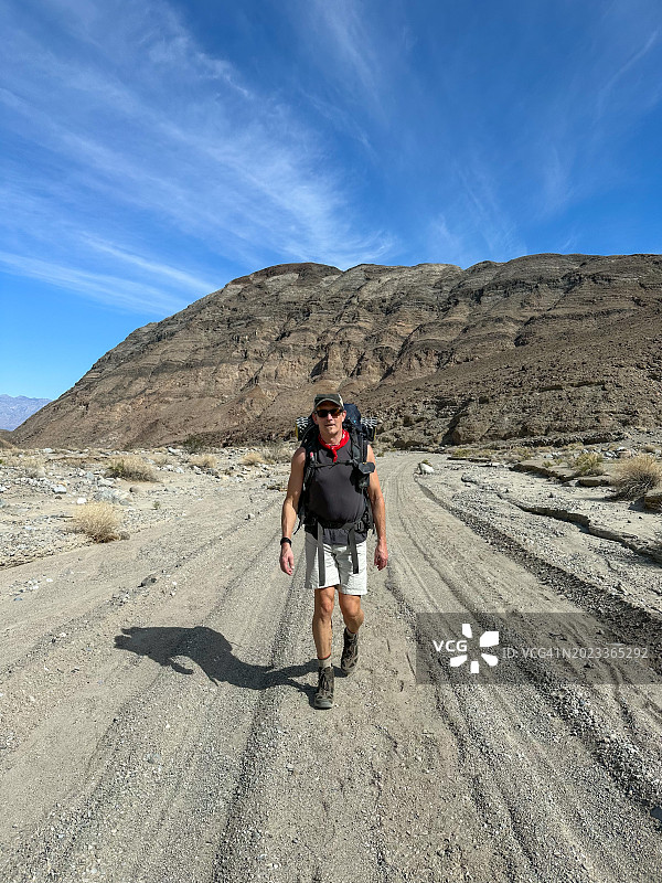 死亡谷背包客图片素材