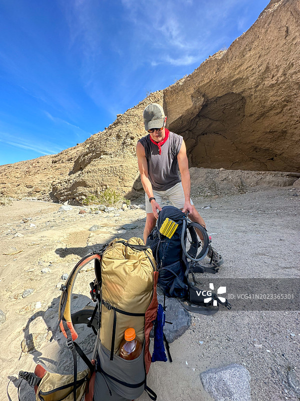 死亡谷背包客图片素材