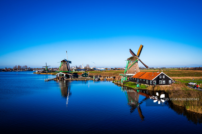 荷兰赞斯塔德赞瑟斯汉斯地区的历史风车图片素材