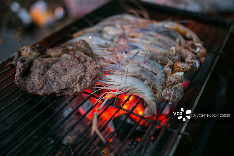 炉子上的烤虾图片素材