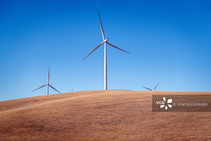 瓦斯科路绿色能源走廊的风力涡轮机图片素材