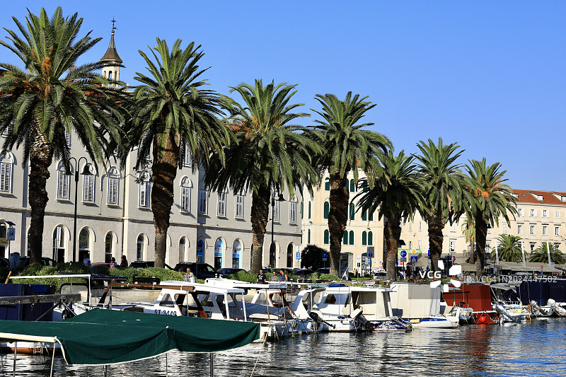 克罗地亚斯普利特城市天际线与罗马皇帝戴克里先宫殿图片素材