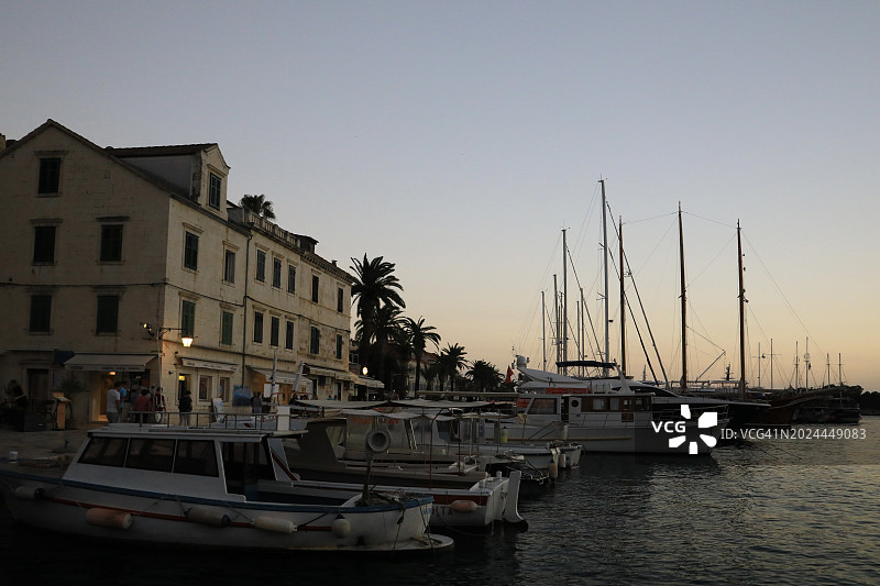 赫瓦尔城市港口的日落天空图片素材