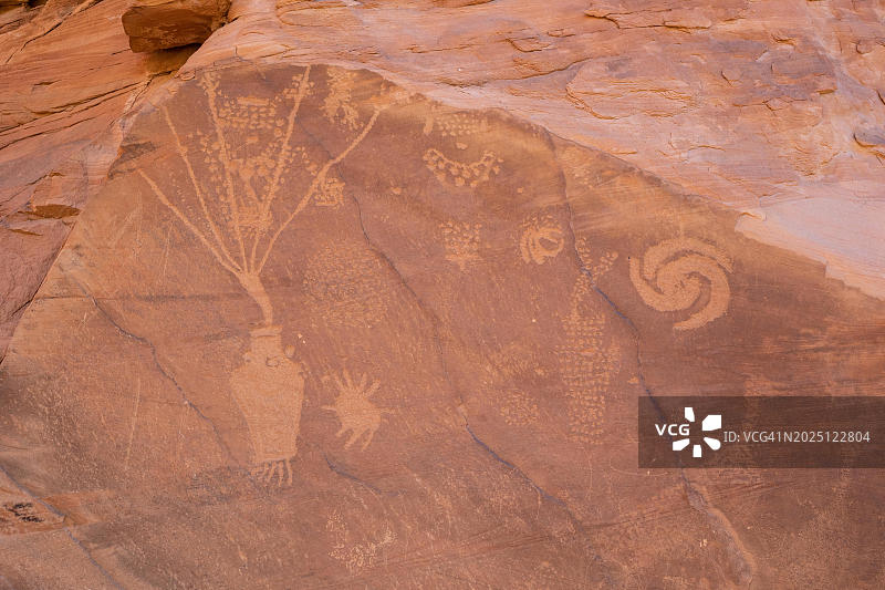 美国恐龙国家纪念碑岩石雕刻图片素材