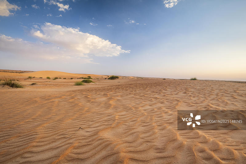 瓦希巴沙沙漠沙丘，沙奇亚沙地，阿曼，亚洲图片素材