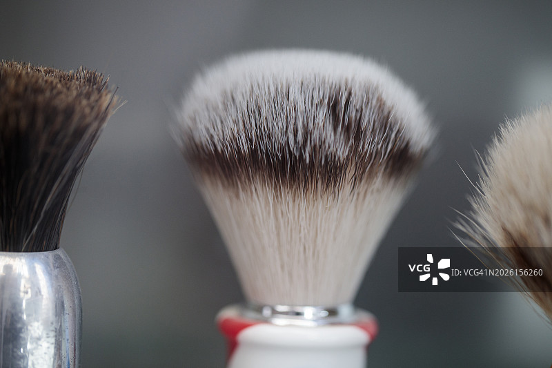 旧理发刷和刀片，微距摄影图片素材