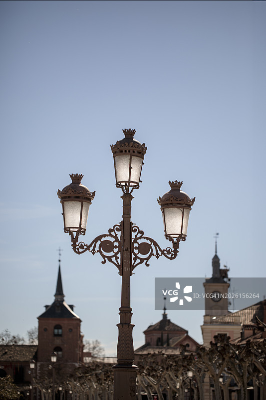 城市里的旧日光路灯图片素材