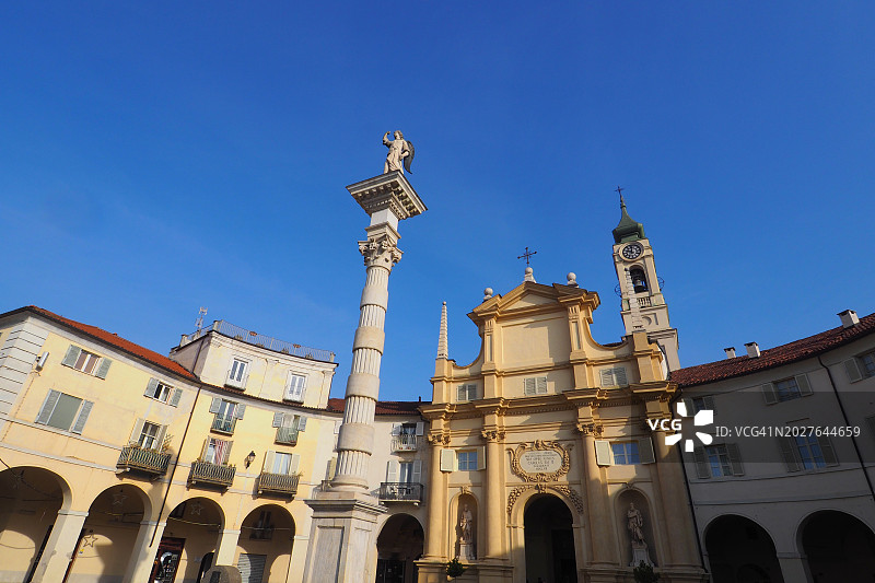 维纳利亚宫：报喜广场与教区教堂图片素材