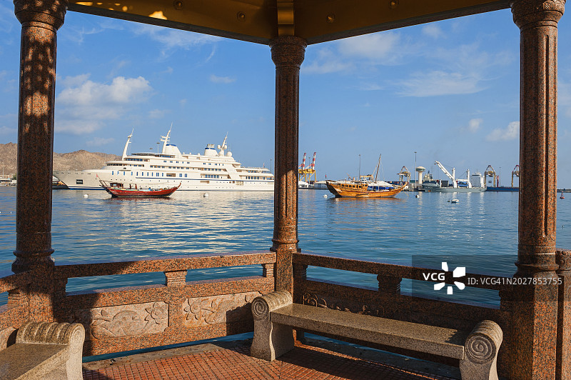 从滨海路到穆特拉港的景色图片素材