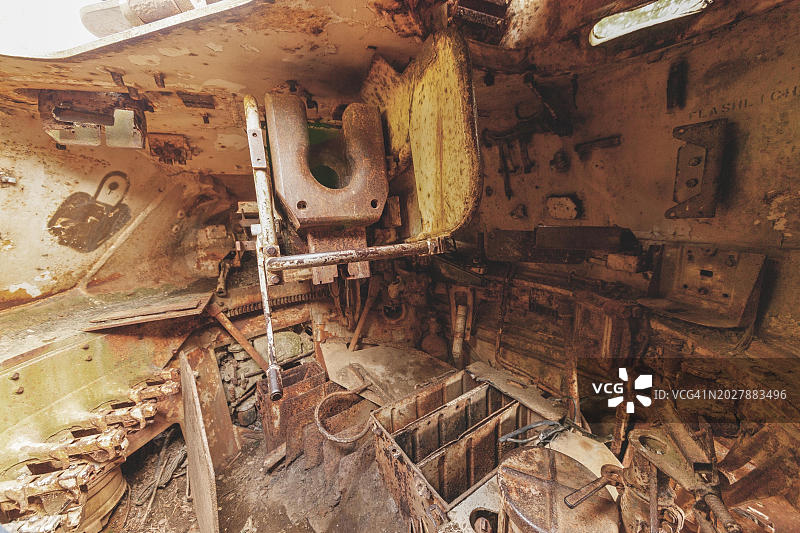 德国亚琛废弃M41斗牛犬坦克驾驶舱内部图片素材