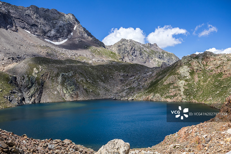 比利牛斯国家公园的Arratille湖图片素材