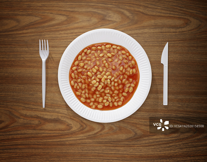 纸盘上的烘烤豆图片素材