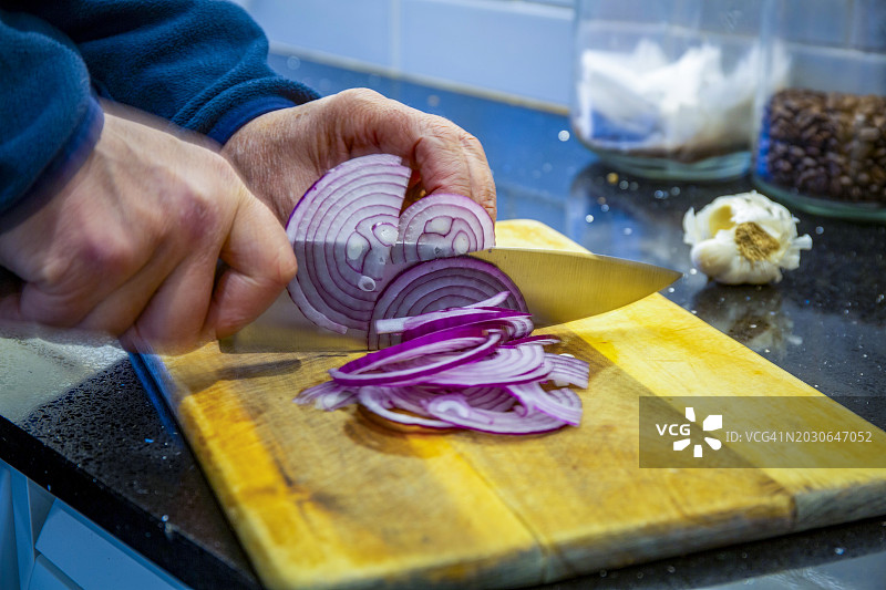 切割红洋葱图片素材