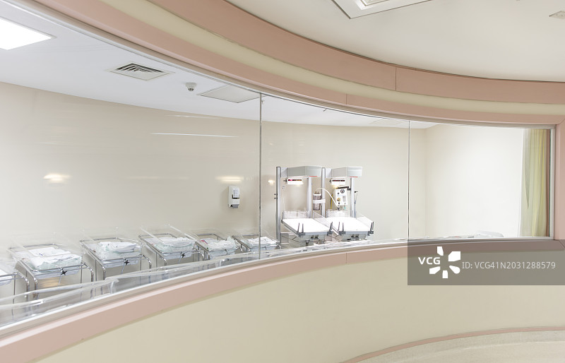 特殊婴儿护理病房里的婴儿图片素材