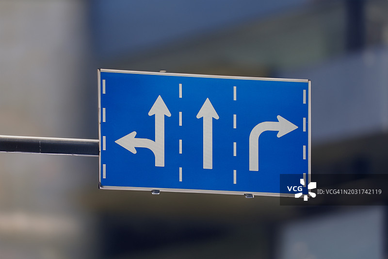 城市箭头指示牌图片素材