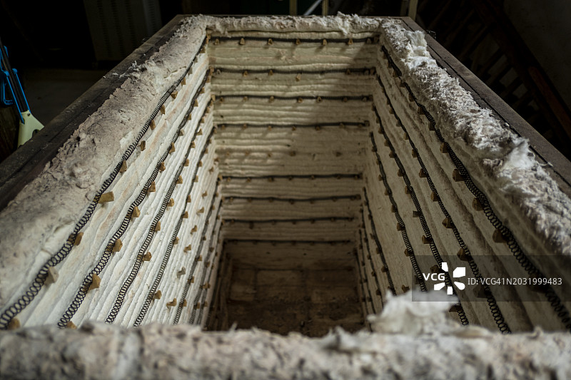 用于烧制陶瓷的电窑图片素材