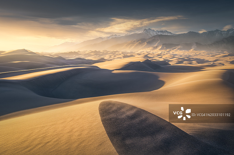 美国日落时分的沙漠风光图片素材