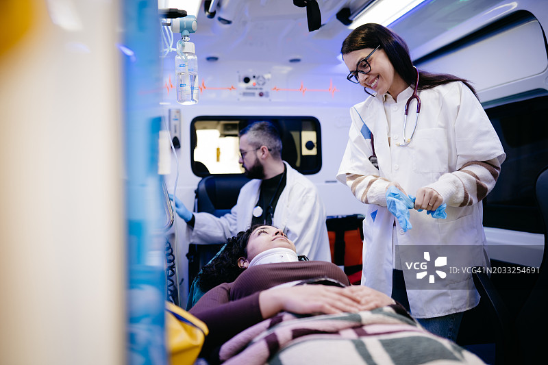 呼叫救护车图片素材