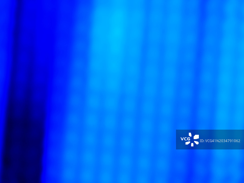 伦敦，英国，蓝色调的电视屏幕特写图片素材