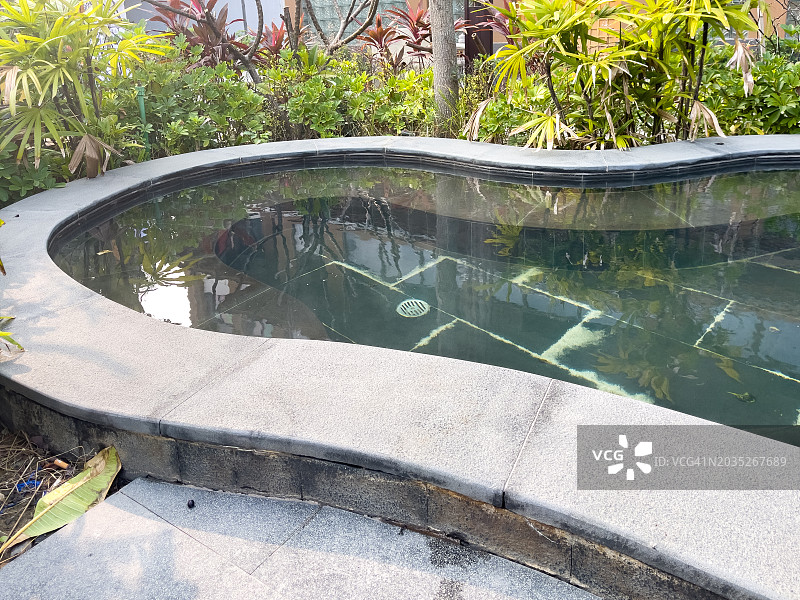 户外温泉池图片素材