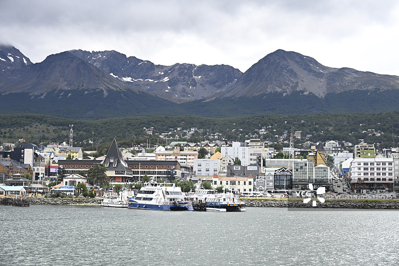 从比格尔海峡眺望乌斯怀亚图片素材