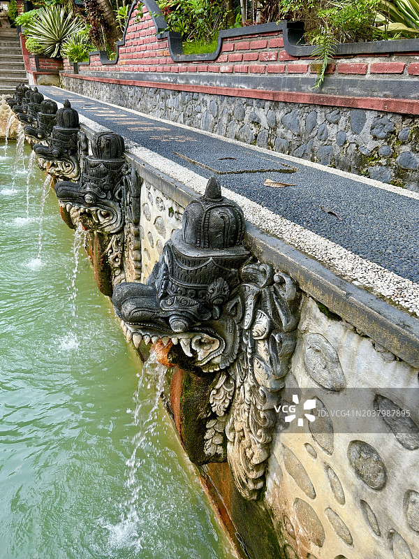 巴厘岛北部班加温泉图片素材