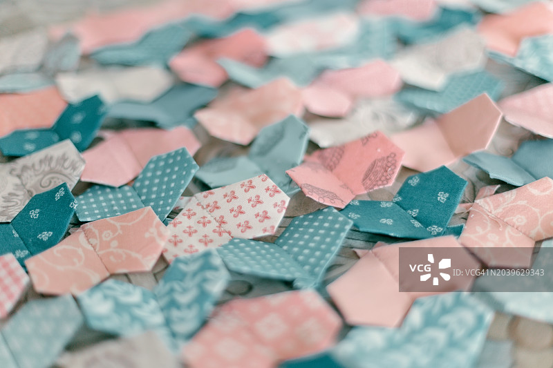 心形缝纫用品图案（粉色蓝色英式纸拼接）细节图片素材