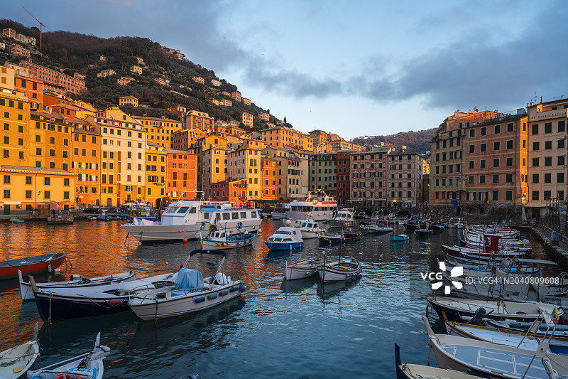 意大利热那亚卡莫利老港口图片素材